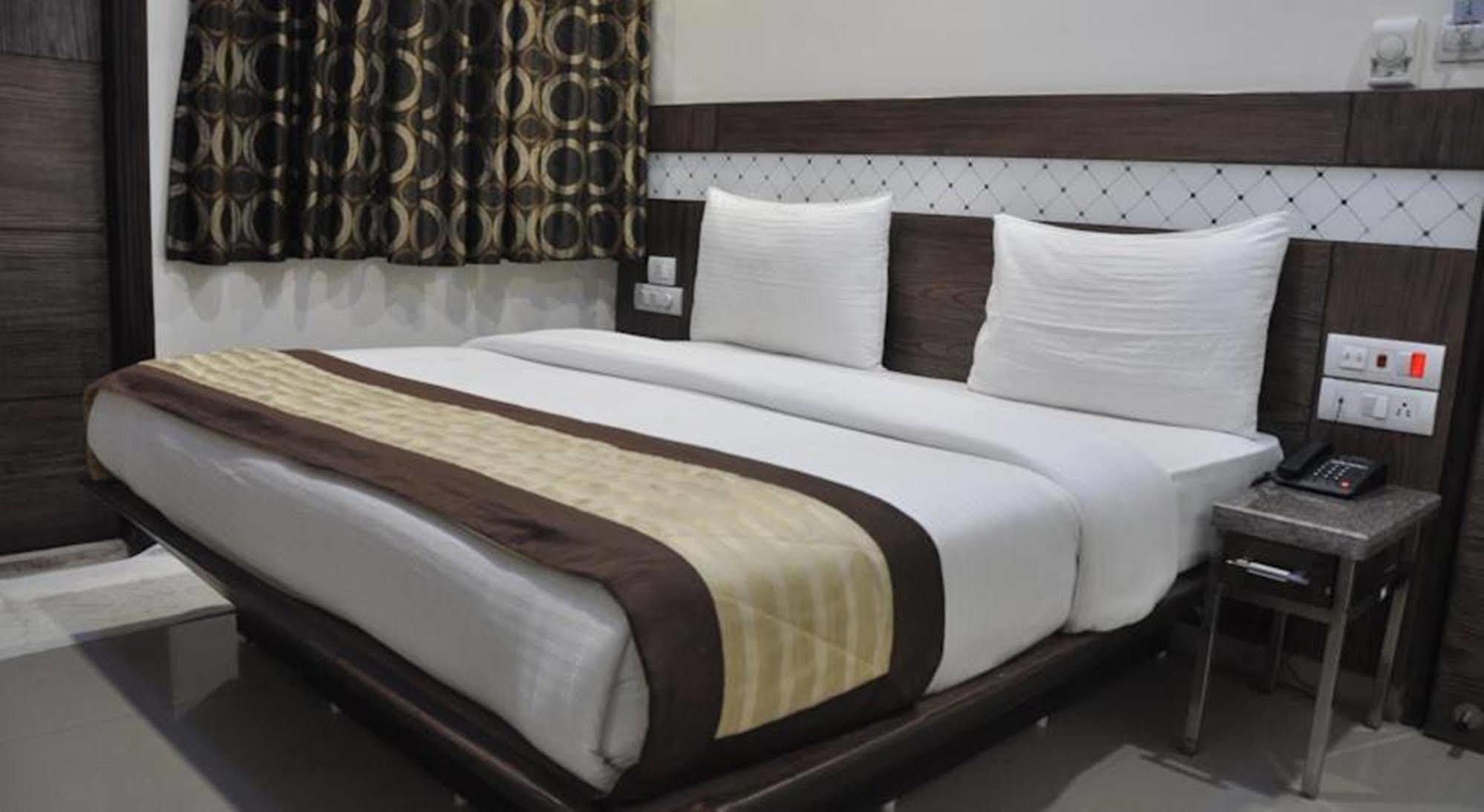 Hotel Stay Well Dx New Delhi Exterior foto